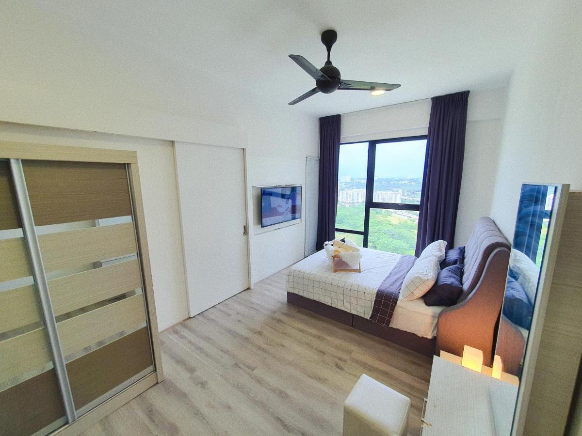 Southkey Mosaic Mid Valley Apartment