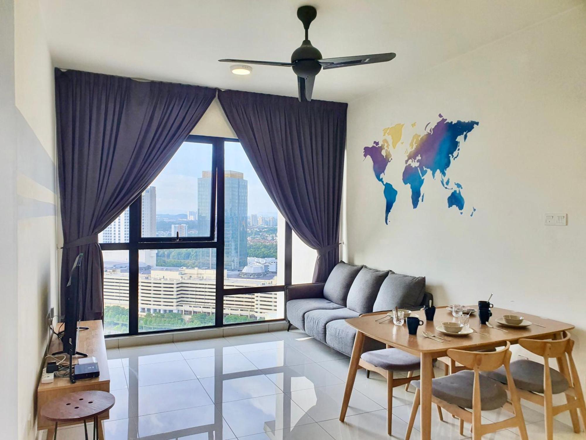 Southkey Mosaic Mid Valley Apartment *