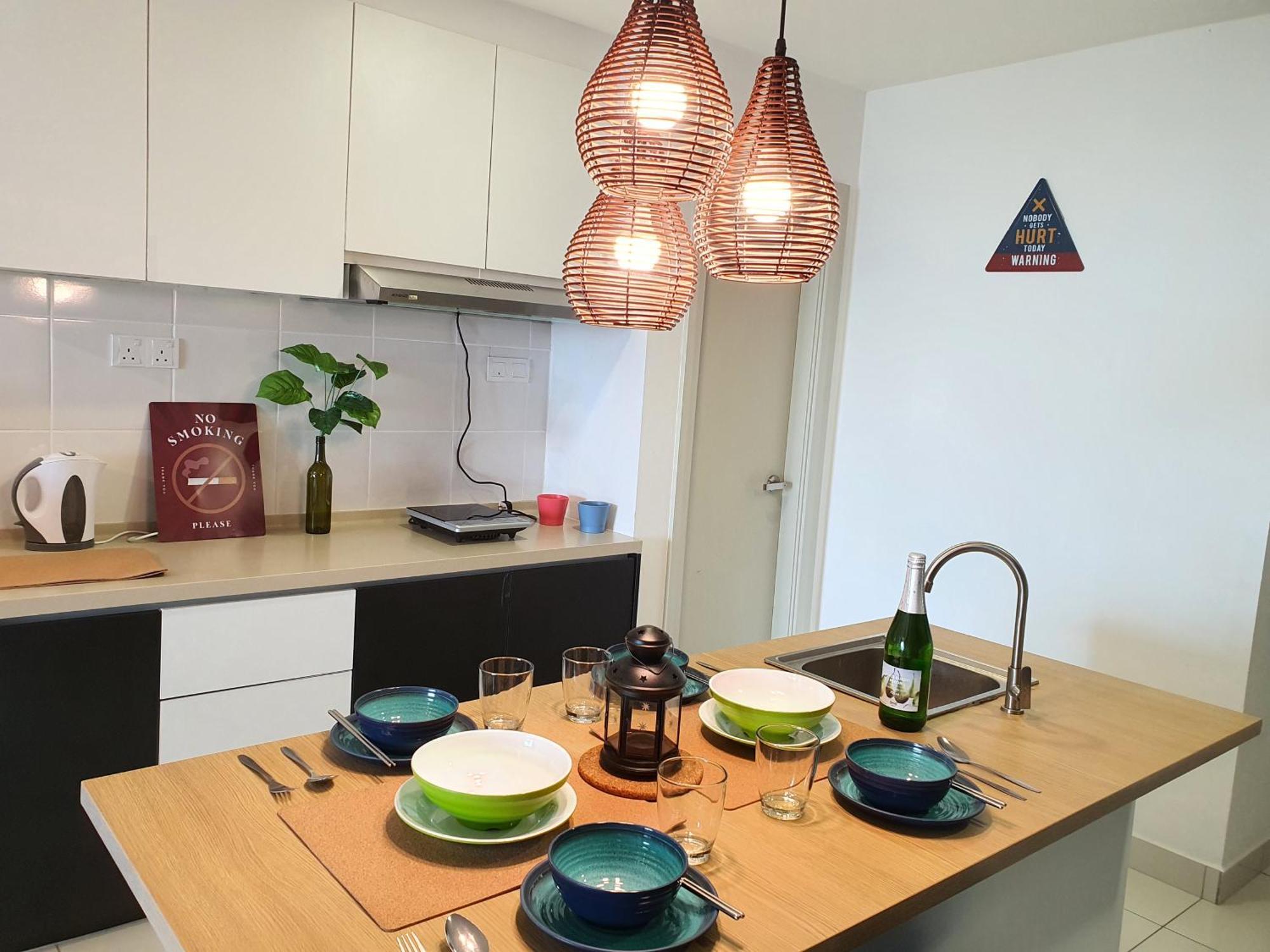 Southkey Mosaic Mid Valley Apartment *