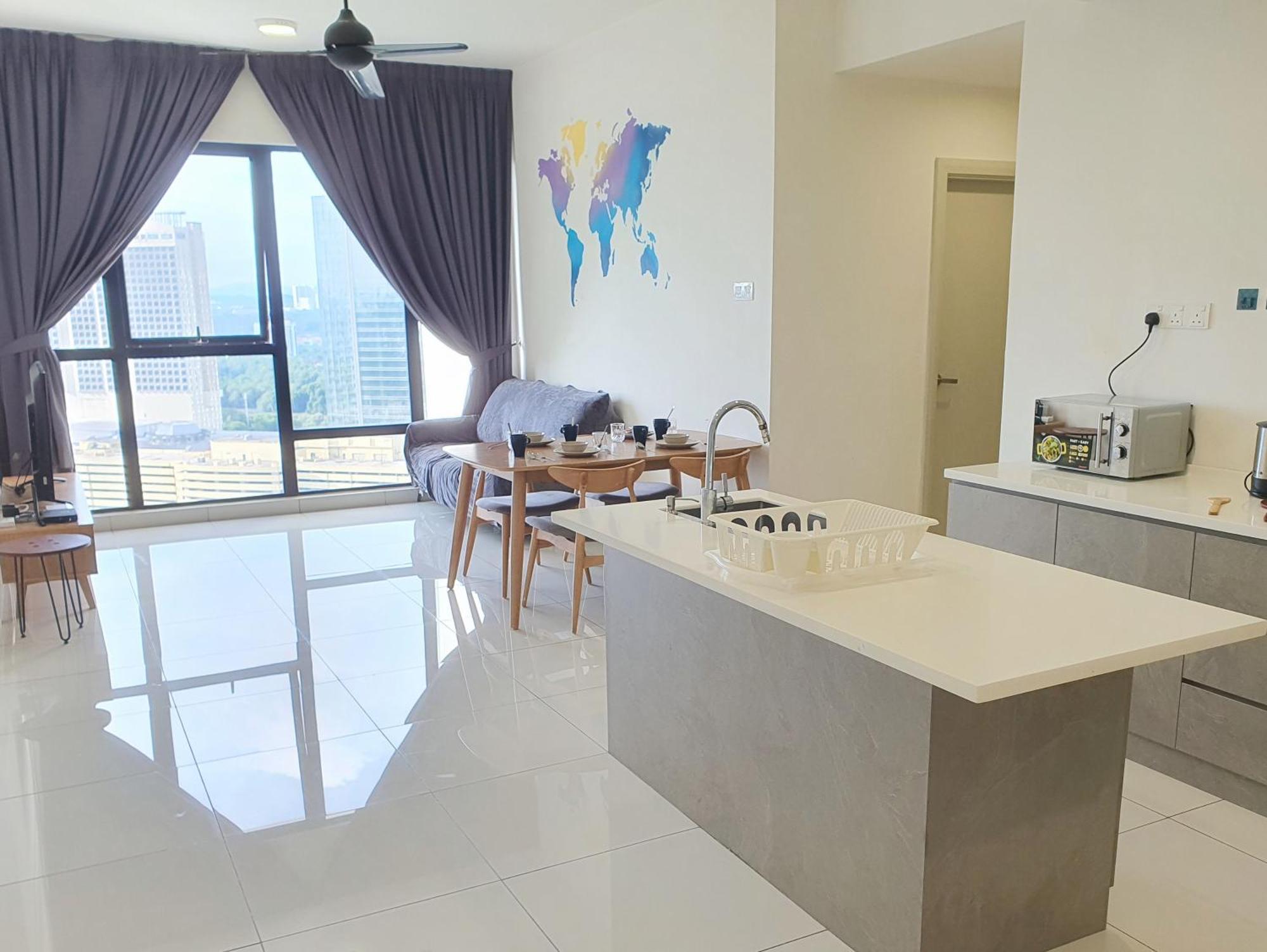 Southkey Mosaic Mid Valley Apartment *